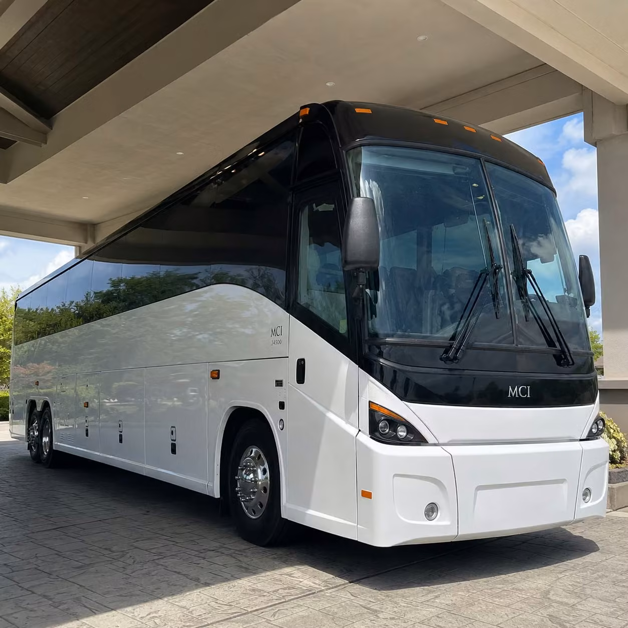 daily commuter shuttles for athens businesses and uga affiliated employers