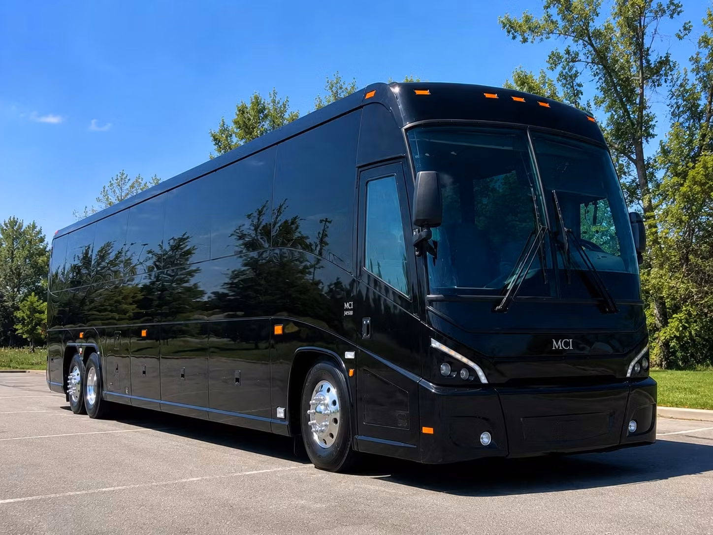 we help you compare athens field trip buses for every grade level and group size